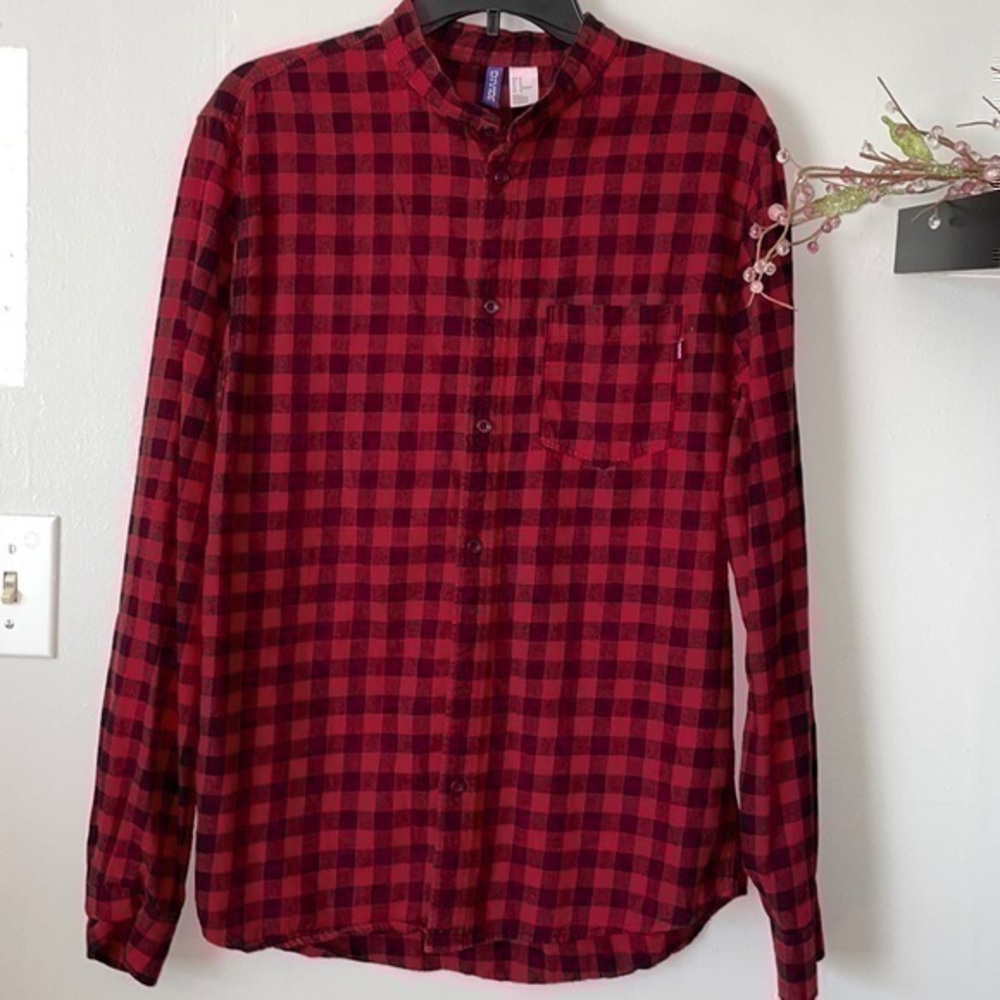 Divided H&M black and red flannel top. Used Size medium